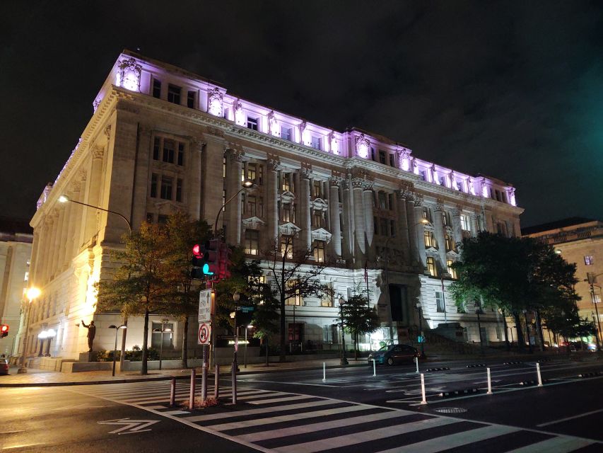 Washington DC: Ghosts Boos and Booze Haunted Pub Crawl - The Guides Make It: Anton, Dena, Mary, and the Art of Fast Storytelling