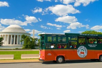 Washington DC Hop-On Hop-off Trolley Tour with 15 Stops - Narration Options: English Onboard or a Seven-Language App