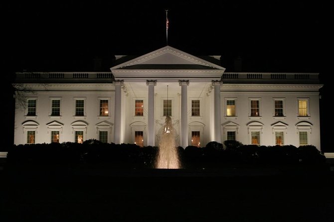 Washington DC Minibus City Night Tour - Why 7:30 PM in Washington Feels Like a Different City
