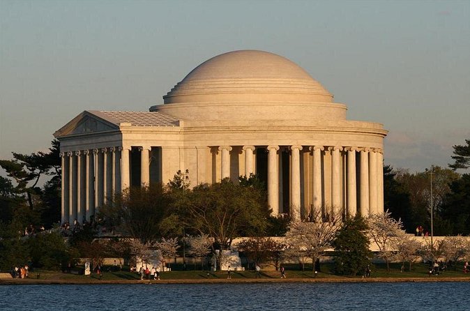 Washington DC Minibus City Night Tour - How Much Time You’ll Get Out of the Bus