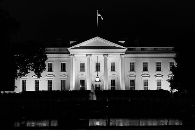 Washington DC Monuments and Memorials Night Tour - The 7:00 pm pickup and the pace that keeps you from freezing