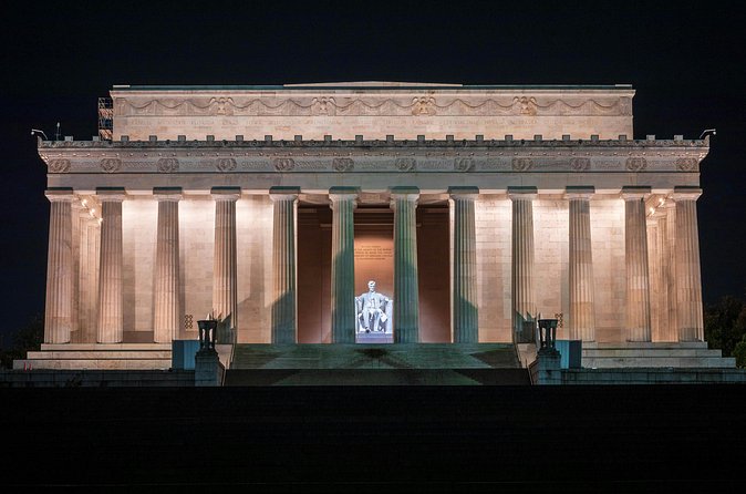 Washington DC Monuments and Memorials Night Tour - Vietnam Veterans Memorial and the black granite effect