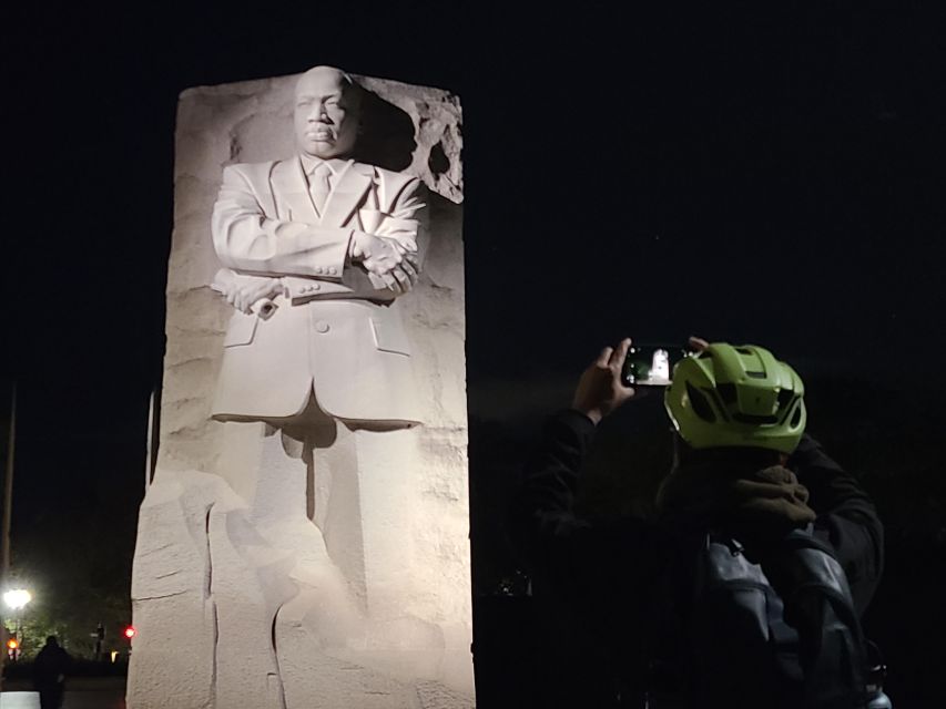 Washington DC: Monuments by Night Bike Tour - Why the monuments feel bigger when the lights come on