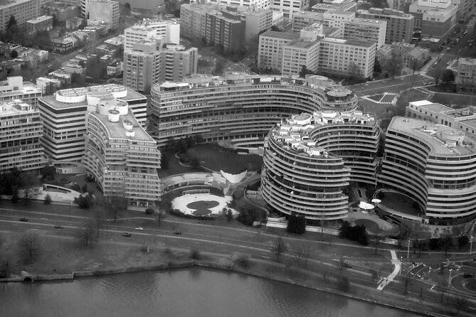 Washington DC Political Scandals and True Crime Night-Time Tour - DC After Dark: Scandals, Crime, and Government Buildings in One Night
