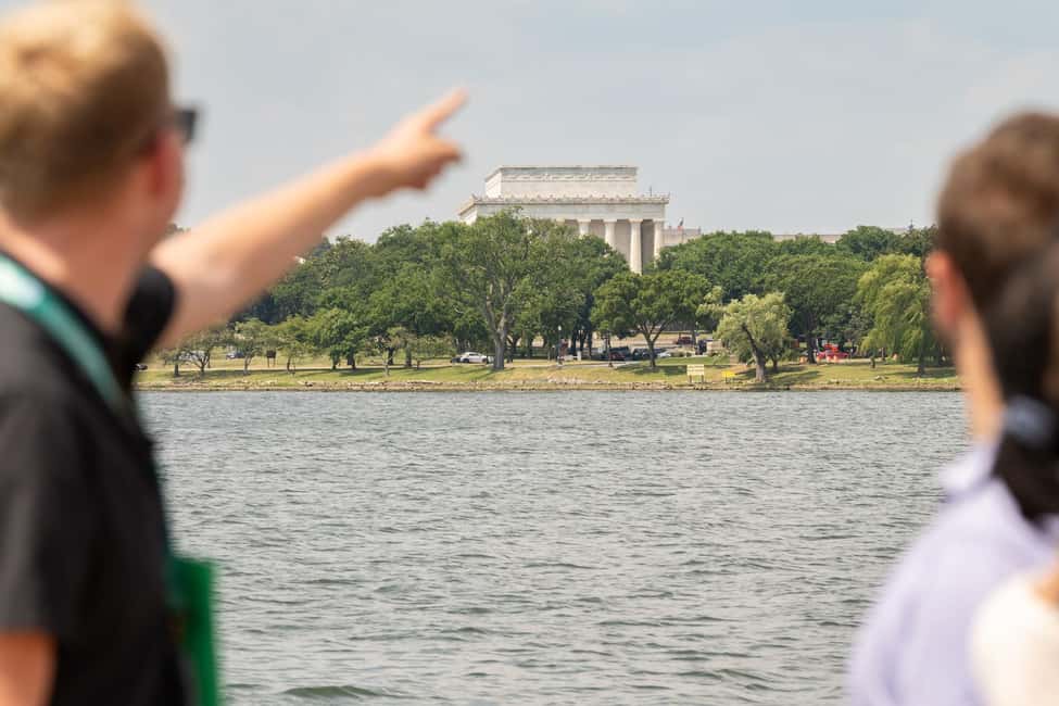 Washington DC: Potomac Cruise and Georgetown Walking Tour - Georgetown University: History, Alma Maters, and the Exorcist Links