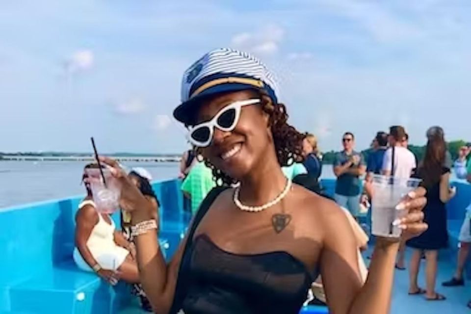 Washington, DC: Potomac River Yacht Cruise with Open Bar - Cost and value at $74: When this cruise makes sense