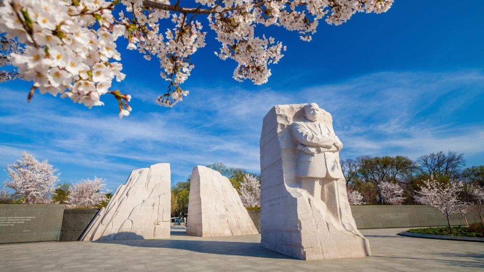 Washington DC: Private Tour with Luxury Vehicle - U.S. Capitol and the memorial photo circuit near Capitol Hill