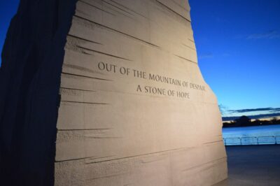 Washington DC: Small-Group 3-Hour Night Tour - The Van Ride: Comfort, Chargers, and No Parking Headaches