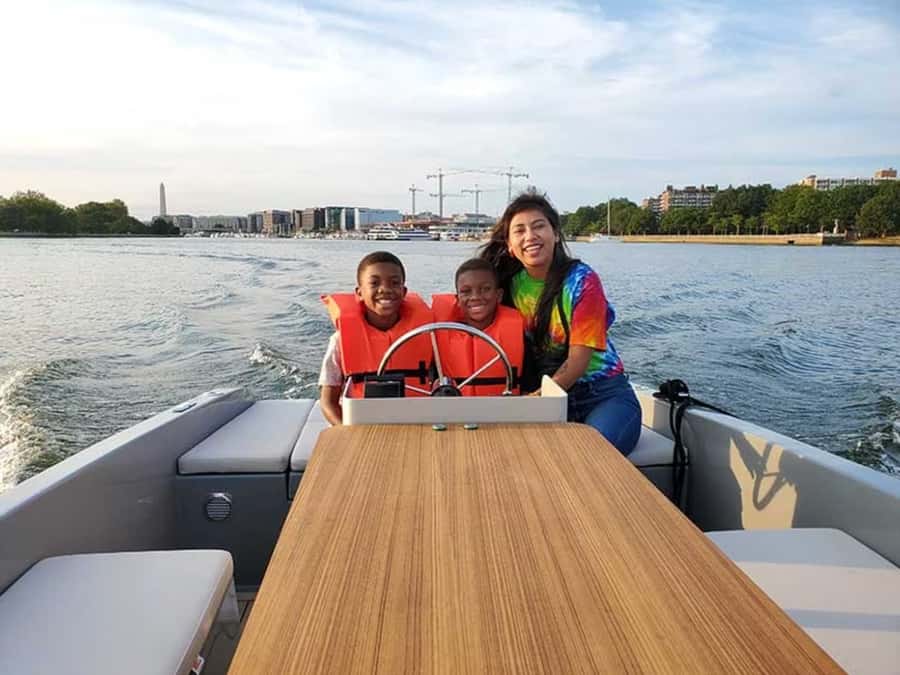 Washington DC: The Wharf Self-Driven Boat Tour with Map - Price and value: $126 per group for up to 8